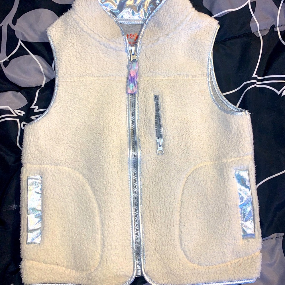 NWOT Girls Cream Sherpa Vest Cat & Jack XS 4/5